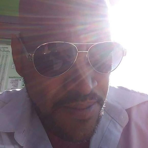 Meet your Posher, Santos - Picture 1 of 1